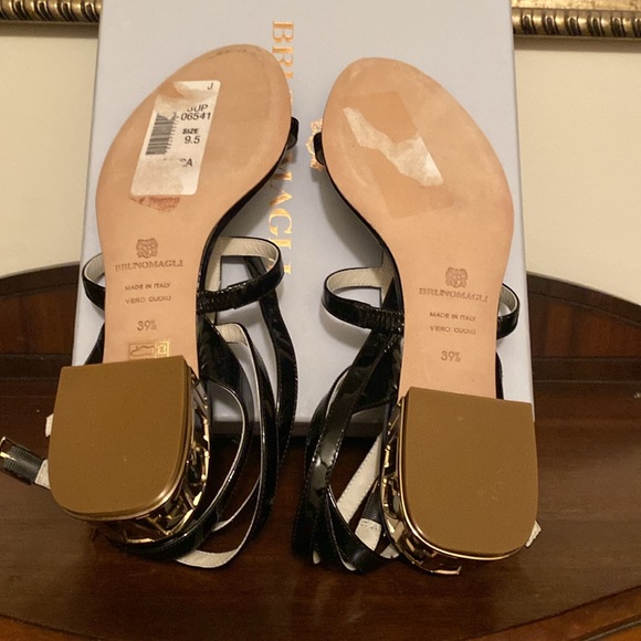 Designer beautiful Black Patent Leather sandals, Size 39.5. These are BNWT. - Picture 6 of 13